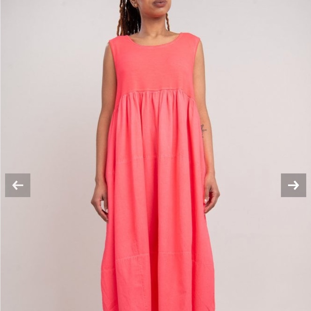 PLU Black Sleeveless Balloon Dress - Picture 12 of 12